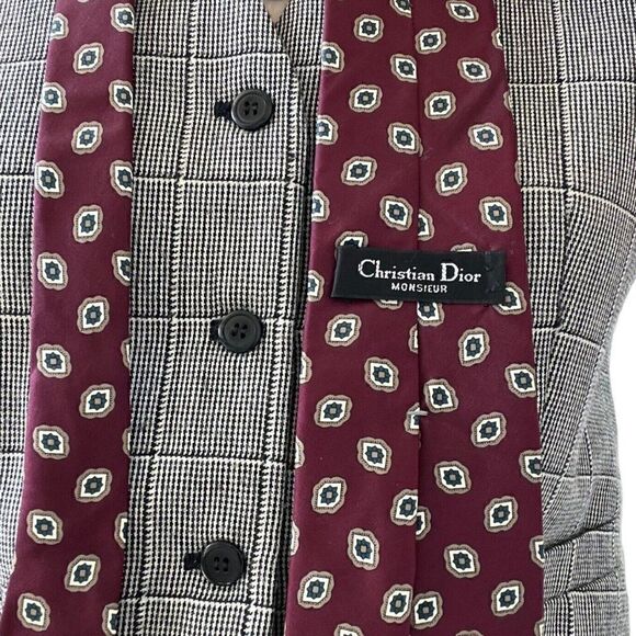 Vintage 1980s Christian Dior Red 100% Silk Dark Academia Paisley Preppy Tie - Picture 2 of 3